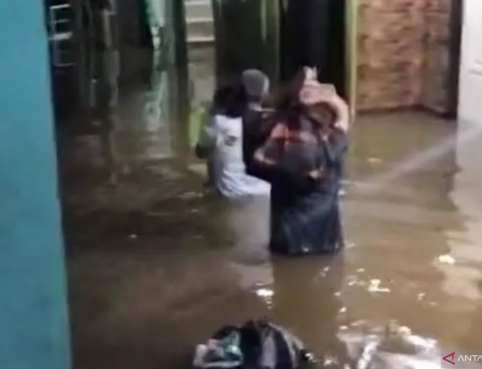 Banjir 1 Meter Lebih Rendam Kebon Pala Jakarta Timur, Penyebab dan Dampaknya