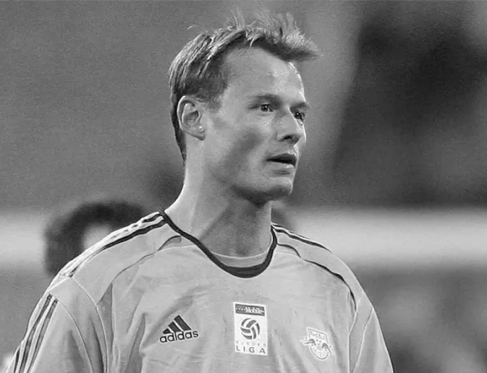 Eks Kiper Arsenal dan Juventus Alex Manninger Meninggal Dunia Akibat Kecelakaan Mobil