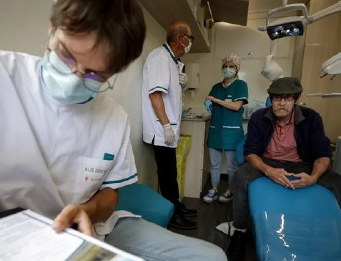 Lulusan Kedokteran dan Hukum Dinilai Buang-buang Waktu oleh Ahli AI Terkenal