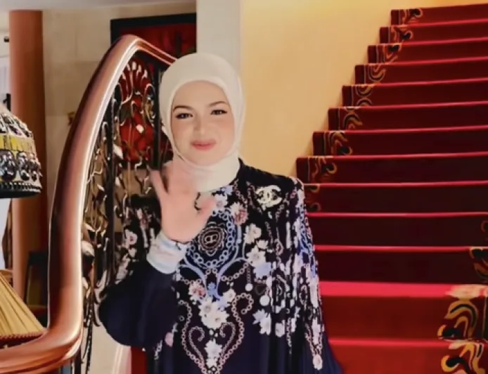 Siti Nurhaliza Kecelakaan Mobil di Jalan Tol, Alami Cedera Kaki Ringan