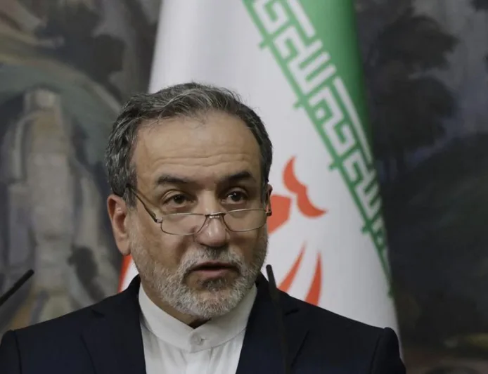 Iran Buka Selat Hormuz Selama Gencatan Senjata Israel-Lebanon, Trump Puas