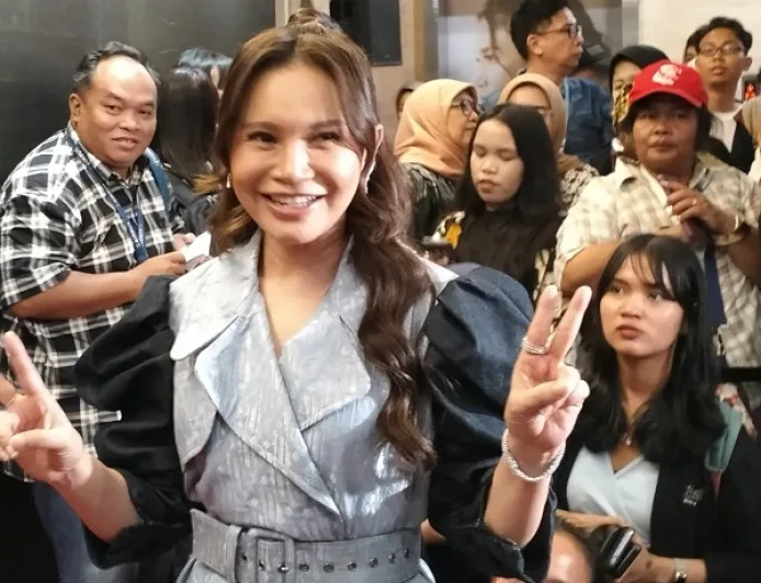 Rossa Laporkan 78 Akun Media Sosial yang Sebar Fitnah, Ini Kronologinya