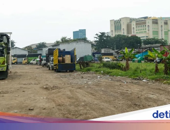 Kisruh Lahan Tanah Abang: PT KAI Pasang Plang, Klaim Hercules Jadi Sorotan