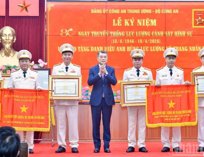 Kepolisian Kriminal Vietnam Raih Prestasi Gemilang, Terima Orde Ho Chi Minh di HUT ke-80