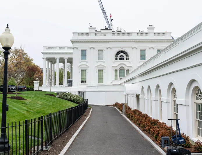 Pertemuan Produktif Gedung Putih dan Anthropic Bahas Model AI Mythos untuk Keamanan