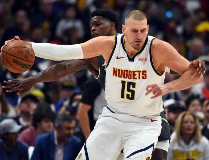 Nikola Jokic Bawa Nuggets Kalahkan Timberwolves dalam Pertarungan Fisik Sengit