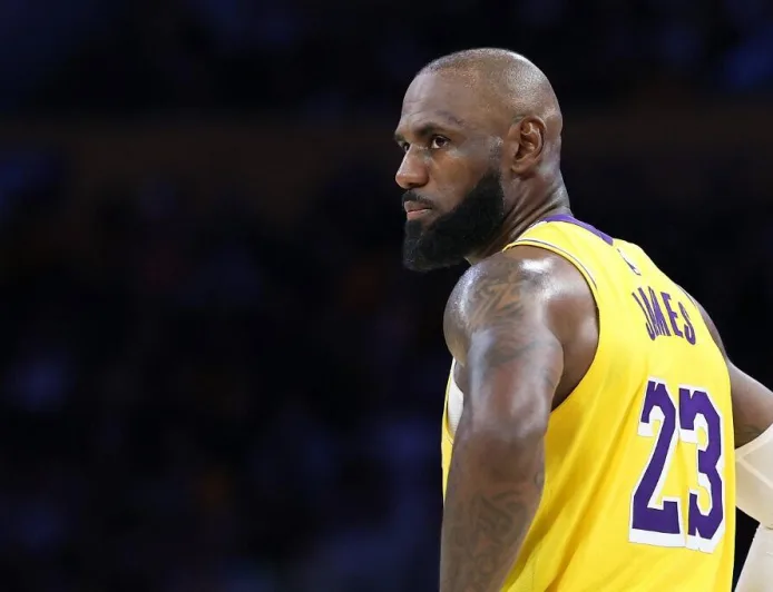 Adam Silver Optimis LeBron James Akan Tetap Bermain di Musim NBA 2026-2027