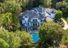 Rumah Lama Selena Gomez Dijual Rp113 Miliar, Intip Isi Mewahnya