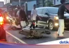 Pemotor Jatuh Lalu Tabrak Minibus di Puncak Bogor, 1 Orang Luka