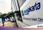 2 Bus TransJ Tabrakan di Jaktim Saat Off Layanan, Bodi dan Kaca Rusak Parah