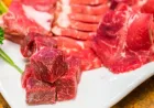 4 Cara Mudah Menghilangkan Bau Prengus Daging Kambing di Tangan
