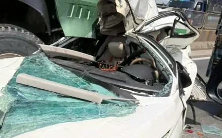 Kecelakaan Beruntun di Jalan Pham Van Dong: Mobil Hancur, 3 Orang Dirawat Rumah Sakit