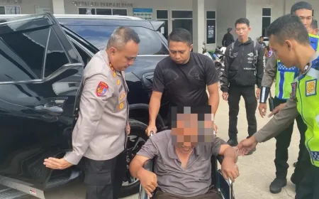 Kapolres Melawi Sigap Evakuasi Korban Kecelakaan Tunggal dengan Kendaraan Dinas