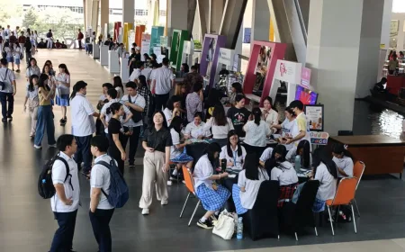 Petra Parade 2026 Bantu Murid SMA Mengatasi Banjir Informasi dengan Belajar Bermakna