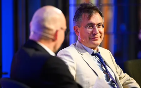 Dana Hedge Fund Chris Hohn Pangkas Saham Microsoft Senilai $8 Miliar, Waspada Gangguan AI