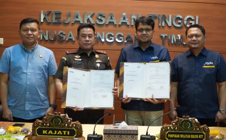Kejati NTT dan Perum BULOG Kanwil NTT Perpanjang Kerja Sama Penanganan Masalah Hukum Bidang Datun.