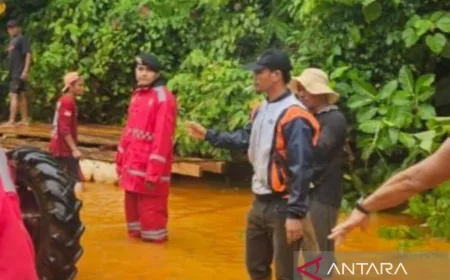 BNPB: Empat rakit dioperasikan percepat penanganan banjir Konawe Utara