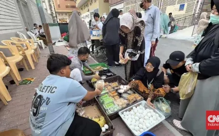 Pasar Kaget Makkah Jual Oleh-oleh Haji hingga Gorengan, Bayar Pakai Rp