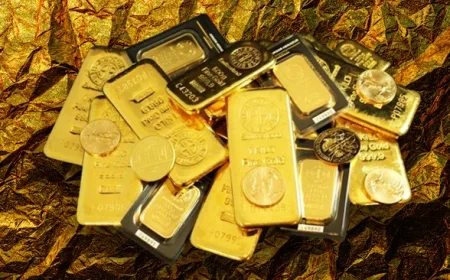 Harga Emas Dunia Ambruk Akibat Kebijakan The Fed dan Data Ekonomi AS