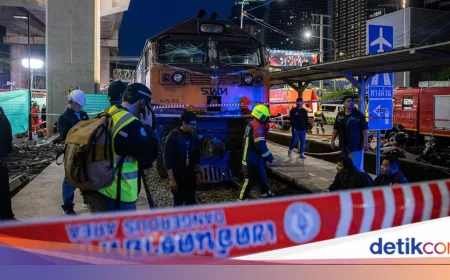 Tabrakan Kereta Barang dan Bus di Bangkok: 8 Tewas dan Bus Terbakar