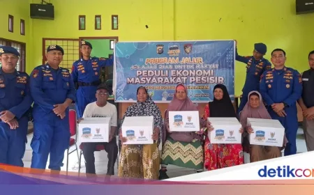Program JALUR Polda Riau Berikan Bantuan Sosial di Desa Pelalawan Pelosok