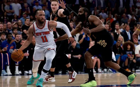 Mike Brown Bongkar Strategi Rahasia Kemenangan Knicks dengan Fokus Serang James Harden