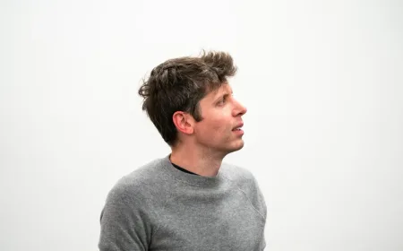 Sam Altman makes 'mic drop' offer to every Y Combinator startup