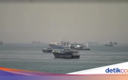 Balas Serangan AS, Iran Tembaki Kapal-kapal di Selat Hormuz