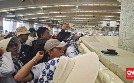 FOTO: Perang Lawan Iblis di Jamarat