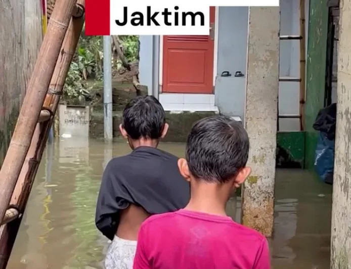Banjir di Bidara Cina Jakarta Timur Masih Rendam, Ketinggian Air Capai 50 cm