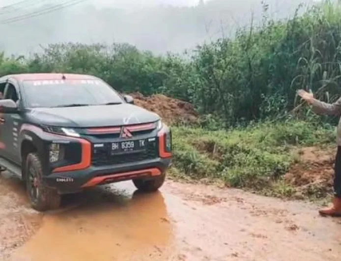 Longsor Tutup Akses Kerinci–Bangko, Polisi Terapkan Sistem Buka Tutup Lalu Lintas