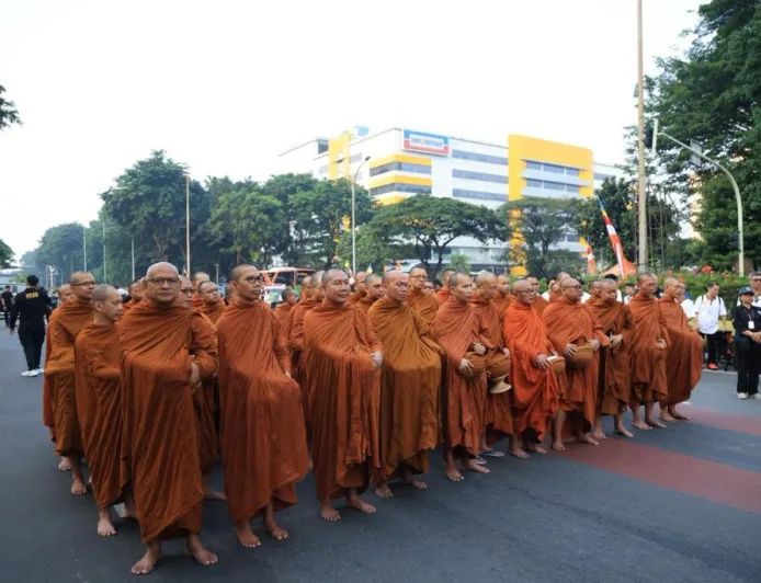 Gema Waisak di Kemayoran Hadirkan Harmoni Spiritual dan Aksi Sosial