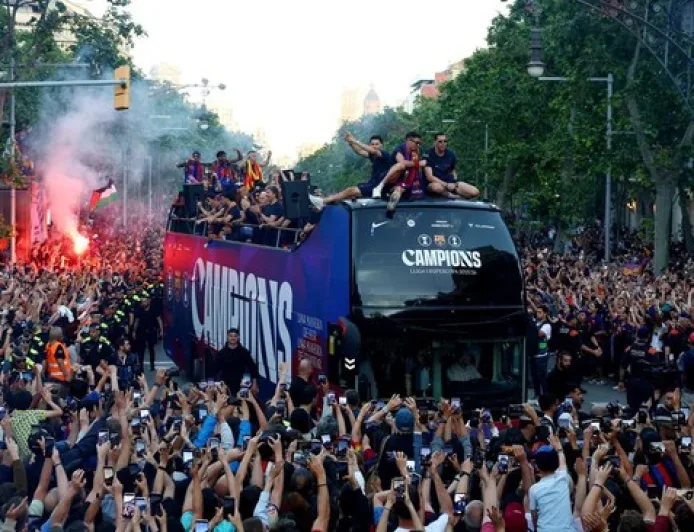 Blaugrana Berpesta! Potret Meriah Barcelona Rayakan Gelar Juara LALIGA