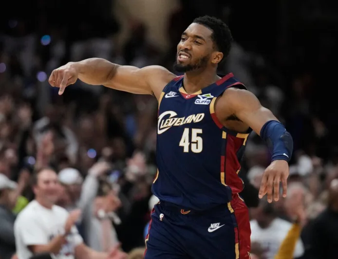 Donovan Mitchell Impresif, Cavs Samakan Kedudukan