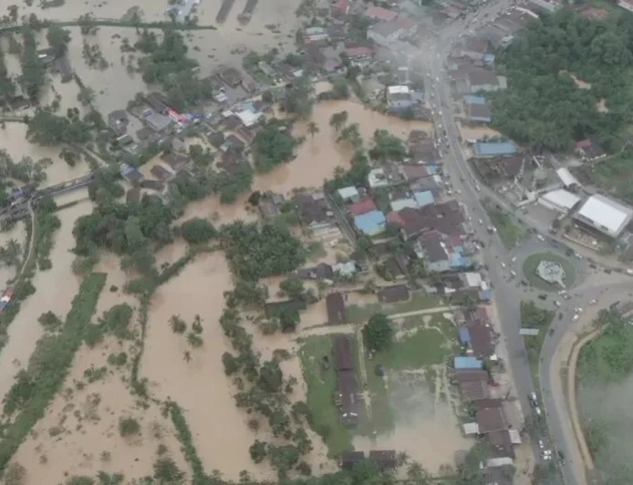 Sebanyak 8.616 jiwa dan 2.326 rumah terdampak bencana banjir di Sultra