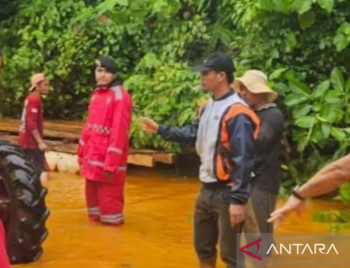 BNPB: Empat rakit dioperasikan percepat penanganan banjir Konawe Utara