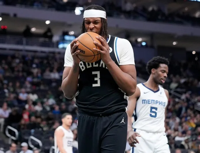 Myles Turner Bongkar Masalah Disiplin Bucks, Singgung Giannis dan Doc Rivers