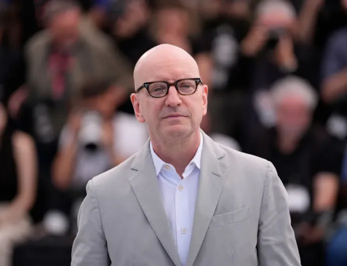 Steven Soderbergh Gunakan AI dalam Dokumenter John Lennon, Ini Penjelasannya