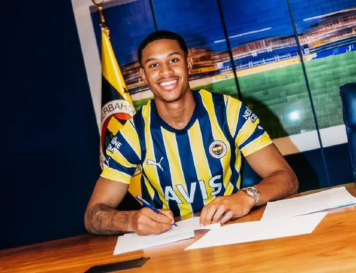Jayden Oosterwolde, Pemain Keturunan Indonesia yang Diasuh Jose Mourinho di Liga Turki