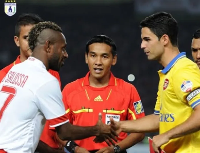 Boaz Solossa dan Momen Bersejarah Melawan Arsenal dan Mikel Arteta pada 2013