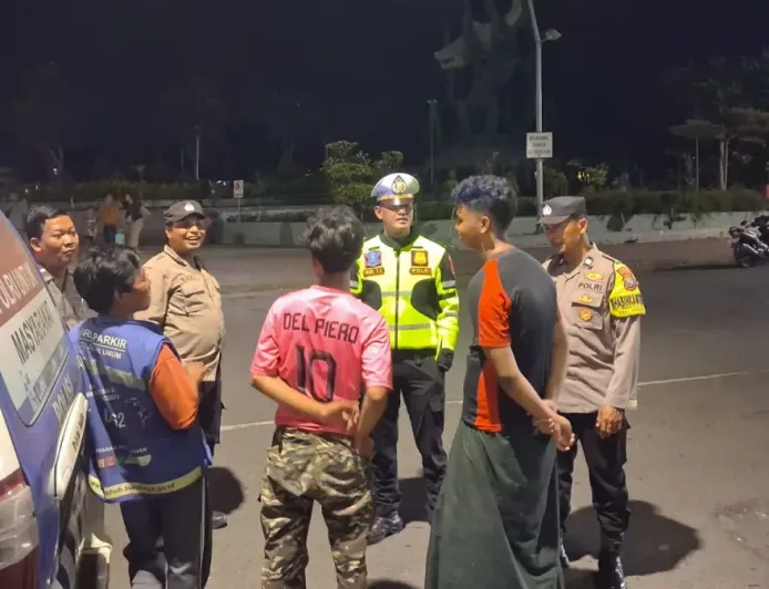 Antisipasi Banjir Rob di Surabaya: Polres Tanjung Perak Imbau Warga Pesisir Waspada