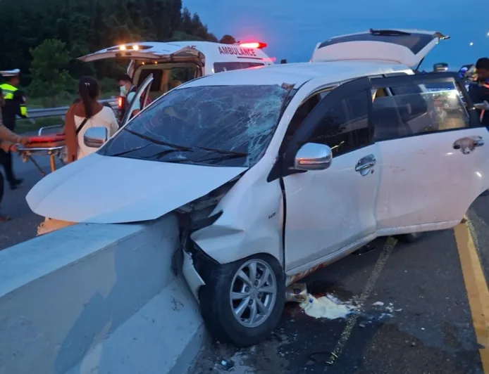 Kecelakaan Tol Pekanbaru-Dumai: 2 Tewas, 6 Luka Berat Akibat Microsleep