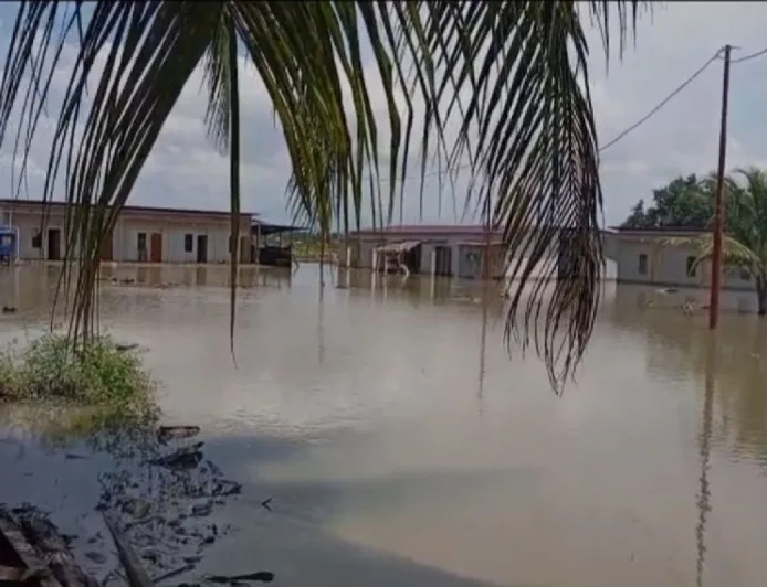 Banjir Rob dan Abrasi Pantai Melanda 5 Kecamatan di Aceh Utara, 179 KK Mengungsi