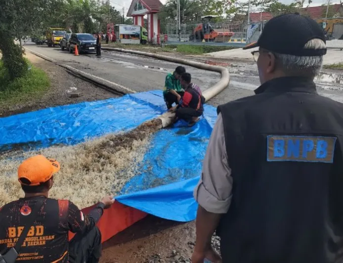 Mobil Pompa Dikerahkan Atasi Drainase Tersumbat dan Banjir di Sampit