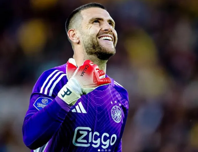 Maarten Paes Bantu Ajax Amsterdam Lolos Liga Konferensi Eropa 2026-2027, Oscar Garcia Bahagia!