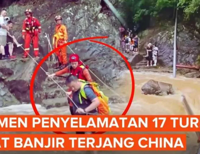 Detik-detik Dramatis Penyelematan 17 Turis Saat Banjir Bandang Terjang China