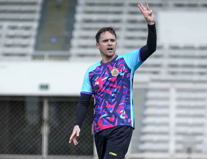Pelatih Bhayangkara FC Tegaskan Bertahan Musim Depan, Targetkan Perbaikan