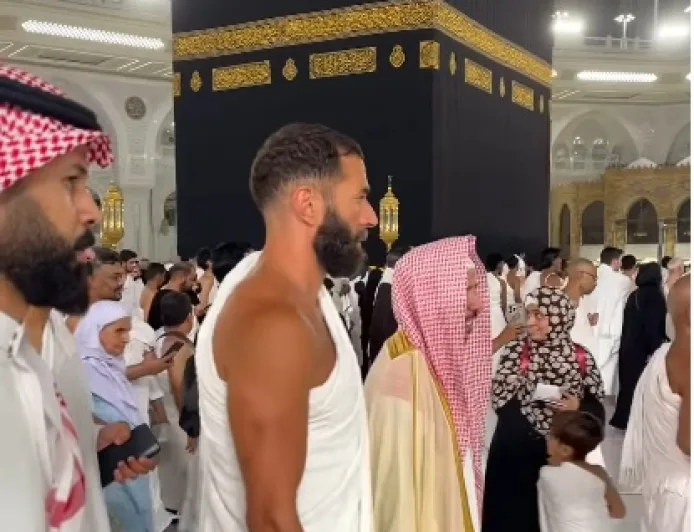 Momen Haru Karim Benzema Jalani Ibadah Haji 2026, Tampil Khusyuk saat Tawaf