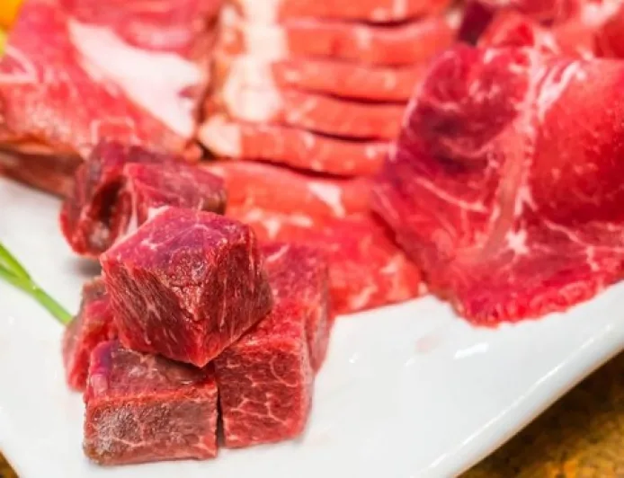 4 Cara Mudah Menghilangkan Bau Prengus Daging Kambing di Tangan