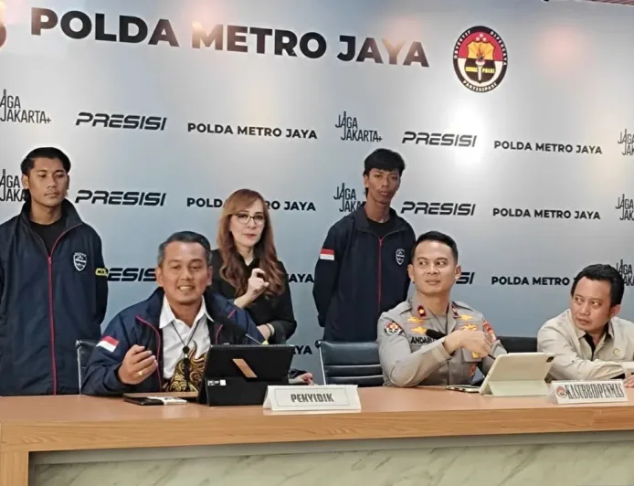 :Jerat Hukum Pelaku Pornografi Daring